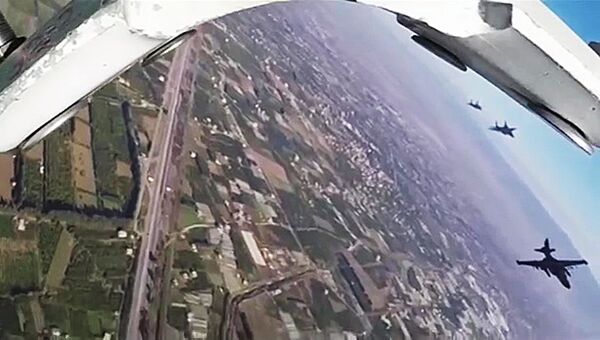 Боевая работа российских Су-25 с АвБ Хмеймим в сопровождении сирийских МиГ-29 Боевая работа российских Су-25 с АвБ Хмеймим в сопровождении сирийских МиГ-29