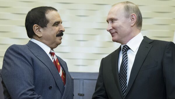 Президент России Владимир Путин во время переговоров с королем Бахрейна Хамадом бен Исой Аль Халифой. Архивное фото Президент России Владимир Путин во время переговоров с королем Бахрейна Хамадом бен Исой Аль Халифой. Архивное фото
