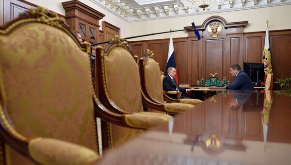 Рабочая встреча президента РФ В.Путина с губернатором Волгоградской области А. Бочаровым Рабочая встреча президента РФ В.Путина с губернатором Волгоградской области А. Бочаровым