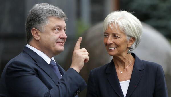 Президент Украины Петр Порошенко и директор-распорядитель МВФ Кристин Лагард. Февраль 2016 года Президент Украины Петр Порошенко и директор-распорядитель МВФ Кристин Лагард. Февраль 2016 года