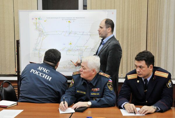 Участники выездного заседания рабочей группы Правительственной комиссии по предупреждению и ликвидации ЧС в Воркуте Участники выездного заседания рабочей группы Правительственной комиссии по предупреждению и ликвидации ЧС в Воркуте