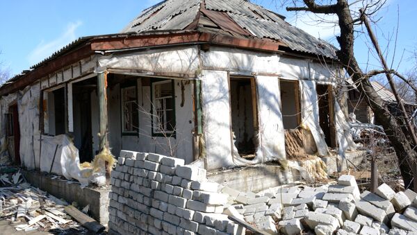 Разрушенные дома в поселке Чернухино ЛНР. Архивное фото Разрушенные дома в поселке Чернухино ЛНР. Архивное фото