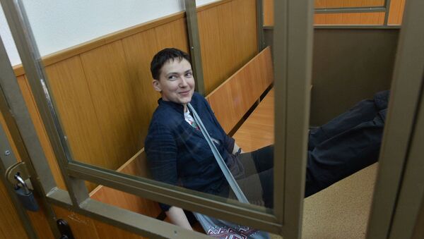 Гражданка Украины Надежда Савченко, обвиняемая по делу о гибели российских журналистов в Донбассе в зале заседаний Донецкого городского суда Ростовской области, который оглашает приговор по делу Н. Савченко Гражданка Украины Надежда Савченко, обвиняемая по делу о гибели российских журналистов в Донбассе в зале заседаний Донецкого городского суда Ростовской области, который оглашает приговор по делу Н. Савченко