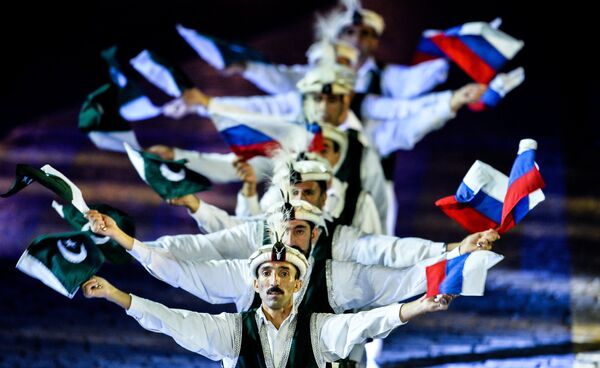 Оркестр Вооруженных сил Пакистана на церемонии закрытия Международного военно-музыкального фестиваля Спасская башня в Москве Оркестр Вооруженных сил Пакистана на церемонии закрытия Международного военно-музыкального фестиваля Спасская башня в Москве
