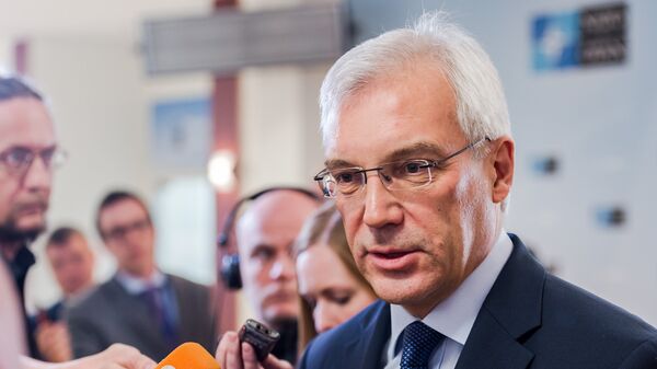 Постоянный представитель РФ при НАТО Александр Грушко после заседания Совета Россия-НАТО. 20 апреля 2016 Постоянный представитель РФ при НАТО Александр Грушко после заседания Совета Россия-НАТО