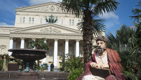 Подготовка к открытию фестиваля Московская весна на Театральной площади в Москве Подготовка к открытию фестиваля Московская весна на Театральной площади в Москве