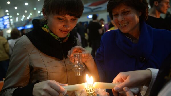 Прибытие самолета с Благодатным огнем из Иерусалима Прибытие самолета с Благодатным огнем из Иерусалима
