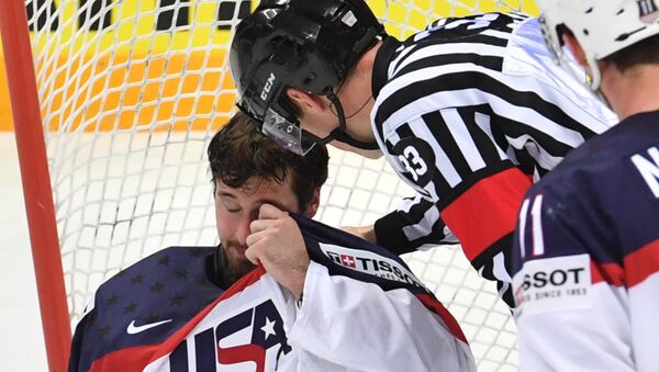 Вратарь сборной США Кейт Кинкейд в матче за третье место ЧМ по хоккею между сборными командами России и США Вратарь сборной США Кейт Кинкейд в матче за третье место ЧМ по хоккею между сборными командами России и США