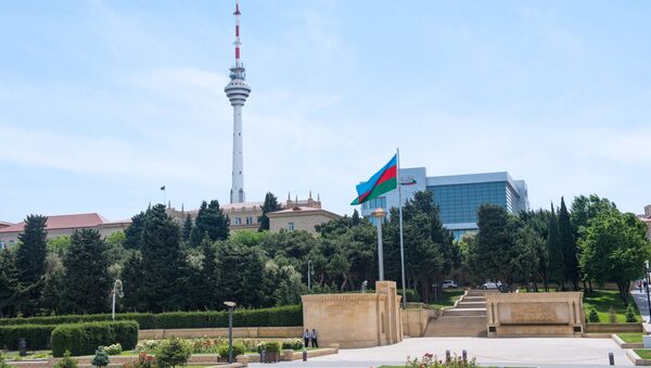 Телебашня и здание государственной телекомпании в Баку. Архивное фото Телебашня и здание государственной телекомпании в Баку. Архивное фото