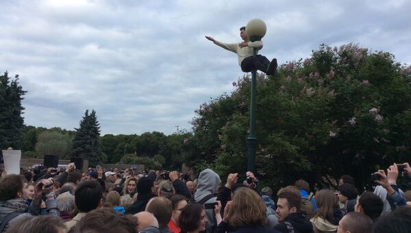 Митинг против переименования моста в Санкт-Петербурге в честь Ахмата Кадырова. 2 июня 2016 года. Митинг против переименования моста в Санкт-Петербурге в честь Ахмата Кадырова. 2 июня 2016 года.