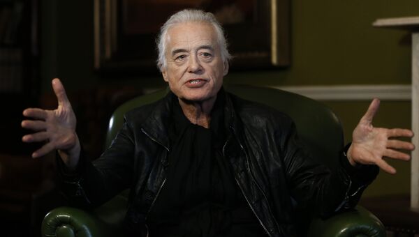 Гитарист группы Led Zeppelin Джимми Пейдж Гитарист группы Led Zeppelin Джимми Пейдж