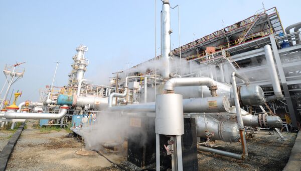 Газоперерабатывающий завод компании Лукойл в городе Лангепас Газоперерабатывающий завод компании Лукойл в городе Лангепас