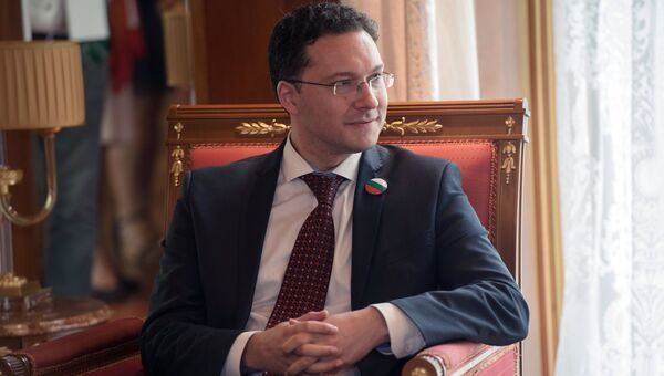 Министр иностранных дел Болгарии Даниэл Митов во время встречи с министром иностранных дел РФ Сергеем Лавровым в рамках заседания Совета министров иностранных дел стран-участниц ОЧЭС в Сочи Министр иностранных дел Болгарии Даниэл Митов во время встречи с министром иностранных дел РФ Сергеем Лавровым в рамках заседания Совета министров иностранных дел стран-участниц ОЧЭС в Сочи