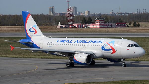 Самолет Airbus A319-112 авиакомпании Уральские авиалинии. Архивное фото Самолет Airbus A319-112 авиакомпании Уральские авиалинии. Архивное фото