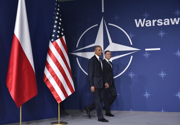 Президент США Барак Обама и президент Польши Анджей Дуда во время саммита НАТО в Варшаве. Июль 2016 года Президент США Барак Обама и президент Польши Анджей Дуда во время саммита НАТО в Варшаве. Июль 2016 года