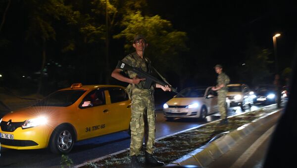 Военные на улице Стамбула, Турция Военные на улице Стамбула, Турция
