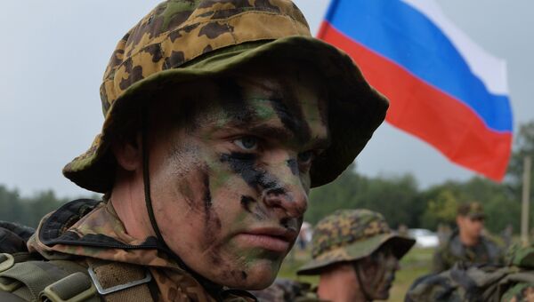 Военнослужащий вооруженных сил России во время международных армейских игр. Архивное фото Военнослужащий вооруженных сил России во время международных армейских игр. Архивное фото