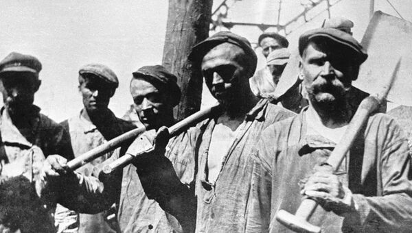 Ударная бригада грузчиков шахты Центральная Ударная бригада грузчиков шахты Центральная