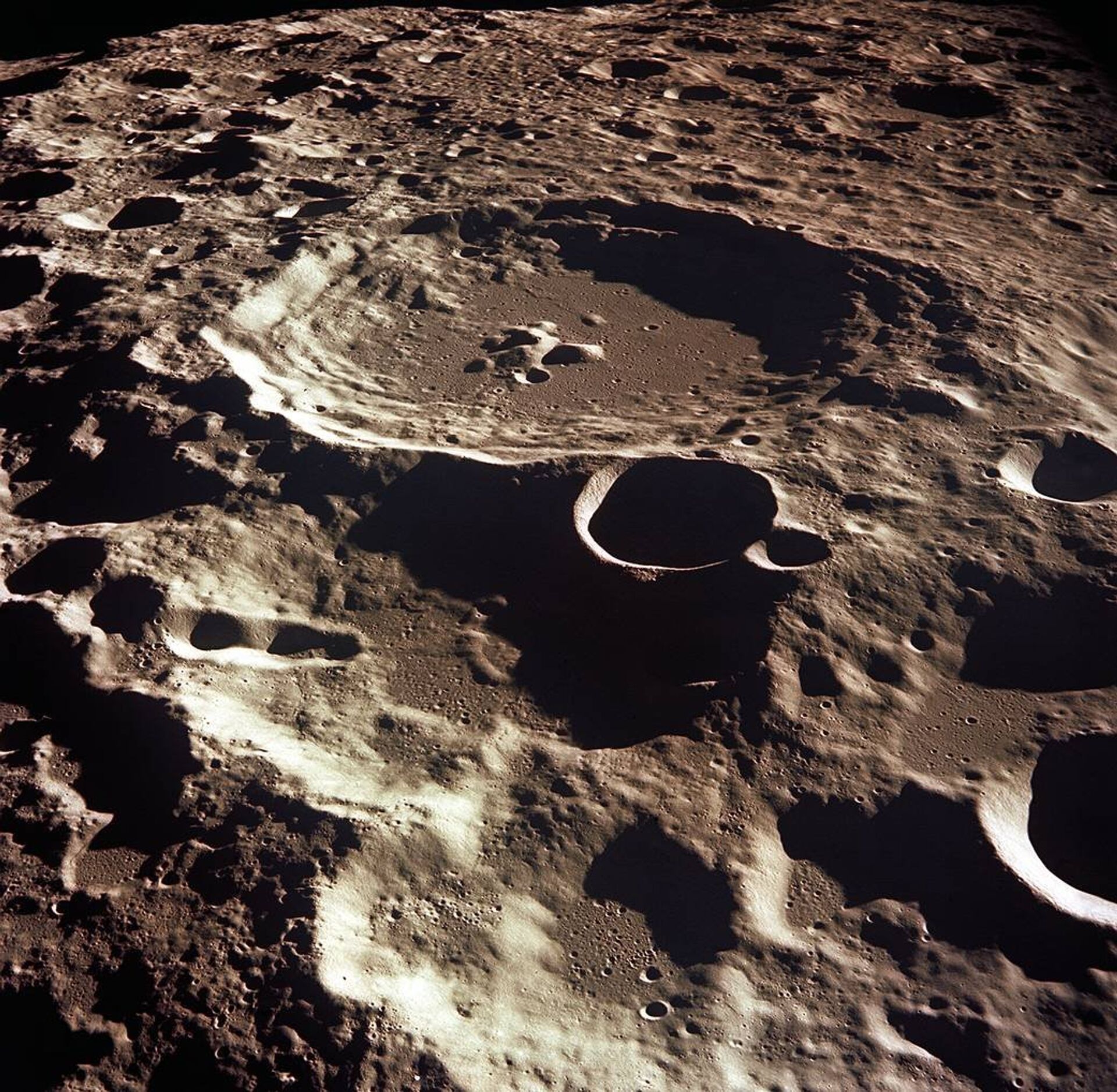 Аполлон (лунный кратер)