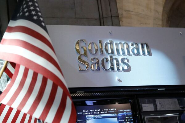Вывеска одного из крупнейших в мире инвестиционных банков Goldman Sachs, США Вывеска одного из крупнейших в мире инвестиционных банков Goldman Sachs, США