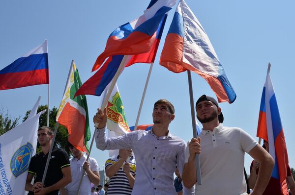 Празднования Дня Государственного флага Российской Федерации в Грозном Празднования Дня Государственного флага Российской Федерации в Грозном