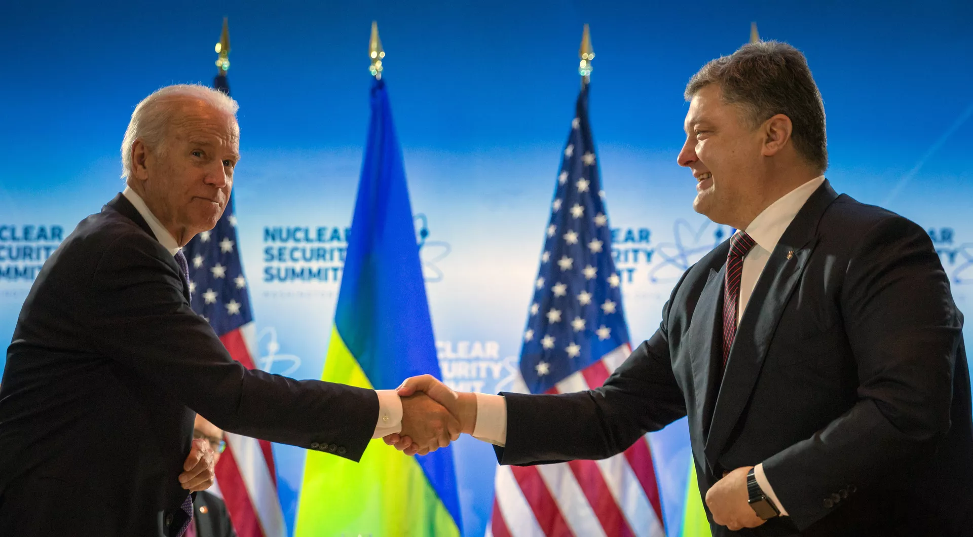 Президент Украины Петр Порошенко и вице-президент США Джозеф Байден во время встречи в Вашингтоне. Март 2016 года  - РИА Новости, 1920, 19.03.2021