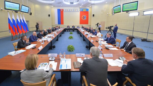 Владимир Путин на заседании президиума Госсовета О мерах по повышению инвестиционной привлекательности санаторно-курортного комплекса в Российской Федерации в Алтайском крае. 26 августа 2016 Владимир Путин на заседании президиума Госсовета О мерах по повышению инвестиционной привлекательности санаторно-курортного комплекса в Российской Федерации в Алтайском крае. 26 августа 2016