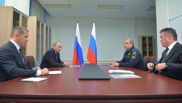 Владимир Путин проводит совещание по вопросу о паводковой ситуации на Дальнем Востоке. 2 сентября 2016 Владимир Путин проводит совещание по вопросу о паводковой ситуации на Дальнем Востоке. 2 сентября 2016