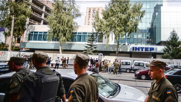 Митинг возле здания телеканала Интер в Киеве Митинг возле здания телеканала Интер в Киеве