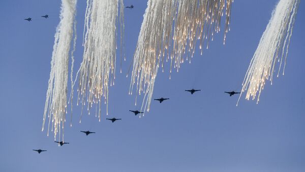 Российские истребители во время военных учений на побережье Черного моря в Крыму Российские истребители во время военных учений на побережье Черного моря в Крыму