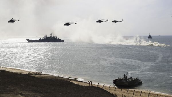 Военные учения российской армии на побережье Черного моря в Крыму. Архивное фото Военные учения российской армии на побережье Черного моря в Крыму. Архивное фото