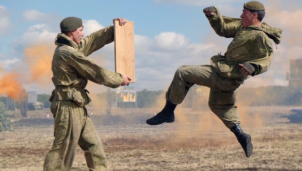 Демонстрационный показ 15-й отдельной мотострелковой бригады, 2-й гвардейской общевойсковой Краснознаменной армии в рамках Международного военно-технического форума АРМИЯ-2016 Демонстрационный показ 15-й отдельной мотострелковой бригады, 2-й гвардейской общевойсковой Краснознаменной армии в рамках Международного военно-технического форума АРМИЯ-2016