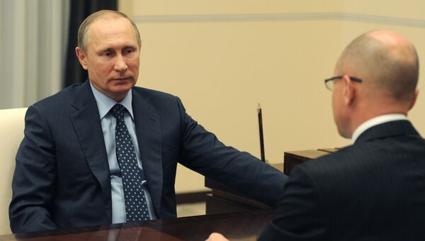 Президент РФ Владимир Путин и генеральный директор госкорпорации Росатом Сергей Кириенко во время встречи в резиденции Ново-Огарево. 12 сентября 2016 Президент РФ Владимир Путин и генеральный директор госкорпорации Росатом Сергей Кириенко во время встречи в резиденции Ново-Огарево. 12 сентября 2016