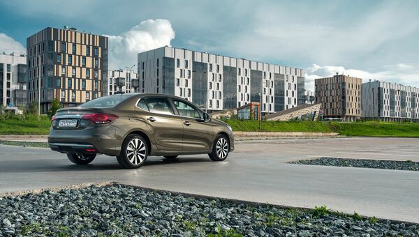 Автомобиль Citroen C4. Архивное фото Автомобиль Citroen C4. Архивное фото