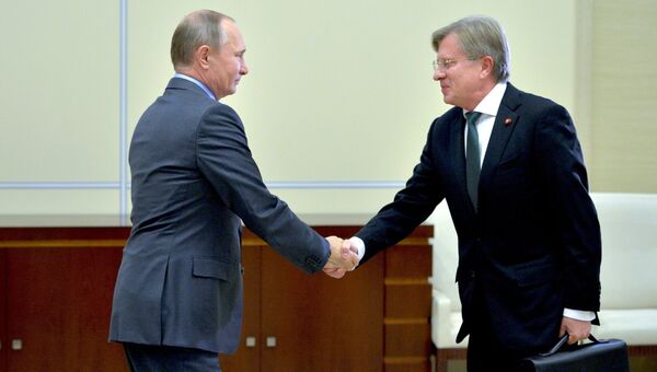 Президент РФ В. Путин встретился с главой компании Аэрофлот В. Савельевым. 29 сентября 2016 Президент РФ В. Путин встретился с главой компании Аэрофлот В. Савельевым. 29 сентября 2016