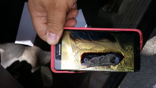 Сгоревший смартфон Samsung Galaxy Note 7. Архивное фото Сгоревший смартфон Samsung Galaxy Note 7. Архивное фото