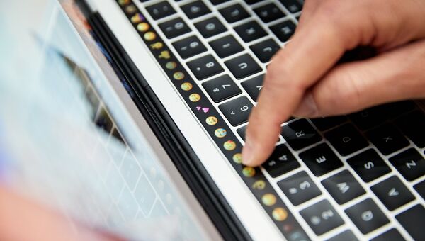 Apple Touch Bar на новых ноутбуках MacBook Pro Apple Touch Bar на новых ноутбуках MacBook Pro
