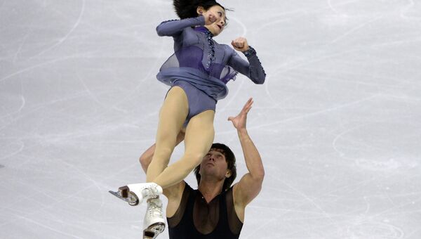 Фигуристы Юко Кавагути и Александр Смирнов на этапе Гран-при Skate Canada Фигуристы Юко Кавагути и Александр Смирнов на этапе Гран-при Skate Canada