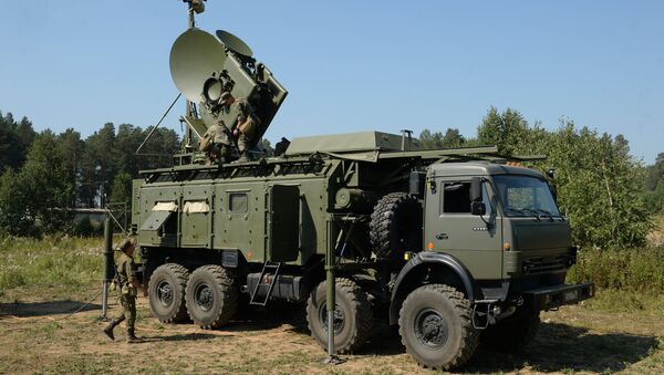 Развертывание наземного многофункционального модуля помех Красуха. Архивное фото Развертывание наземного многофункционального модуля помех Красуха. Архивное фото