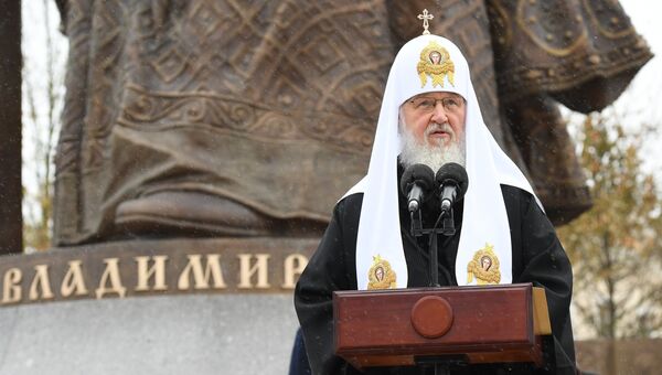 Патриарх Московский и всея Руси Кирилл выступает на церемонии открытия памятника князю Владимиру Патриарх Московский и всея Руси Кирилл выступает на церемонии открытия памятника князю Владимиру