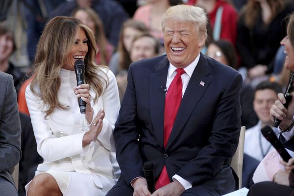 Меланья Трамп и ее муж Дональд Трамп во время шоу NBC Today Меланья Трамп и ее муж Дональд Трамп во время шоу NBC Today