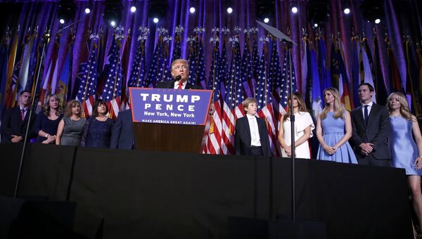 Избранный президент США Дональд Трамп во время выступления в Нью-Йорке. 9 ноября 2016 Избранный президент США Дональд Трамп во время выступления в Нью-Йорке. 9 ноября 2016