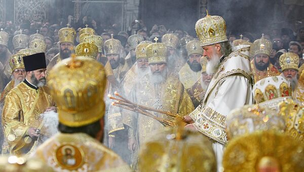 Во время церемонии интронизации Патриарха Московского и всея Руси Кирилла в храме Христа Спасителя Во время церемонии интронизации Патриарха Московского и всея Руси Кирилла в храме Христа Спасителя