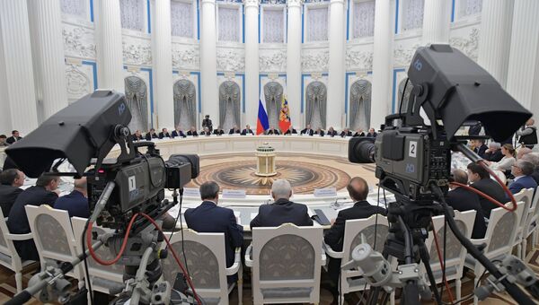 Владимир Путин на заседании Совета по науке и образованию в Кремле. 23 ноября 2016 Владимир Путин на заседании Совета по науке и образованию в Кремле. 23 ноября 2016