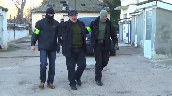 Предполагаемый украинский шпион задержан в Севастополе. Оперативная съемка Предполагаемый украинский шпион задержан в Севастополе. Оперативная съемка