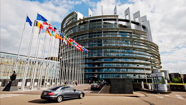 Здание Европейского парламента в Страсбурге, Франция. Архивное фото Здание Европейского парламента в Страсбурге, Франция. Архивное фото