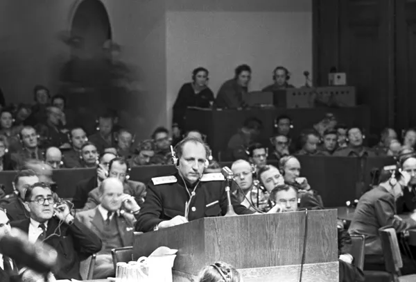 Главный обвинитель от СССР генерал-лейтенант Роман Андреевич Руденко во время выступления на Нюрнбергском процессе