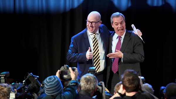 Новый лидер Партии независимости (UKIP) Великобритании Пол Наттолл и Найджел Фарадж. 28 ноября 2016 Новый лидер Партии независимости (UKIP) Великобритании Пол Наттолл и Найджел Фарадж. 28 ноября 2016