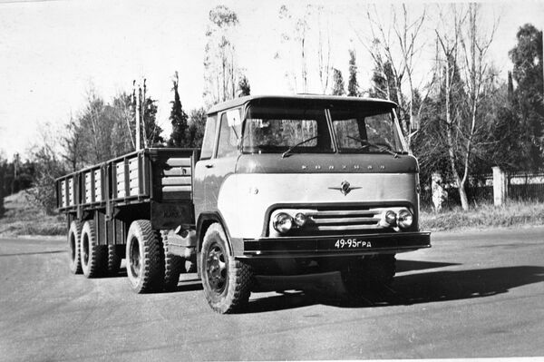 Автомобиль КАЗ-608 Колхида Автомобиль КАЗ-608 Колхида