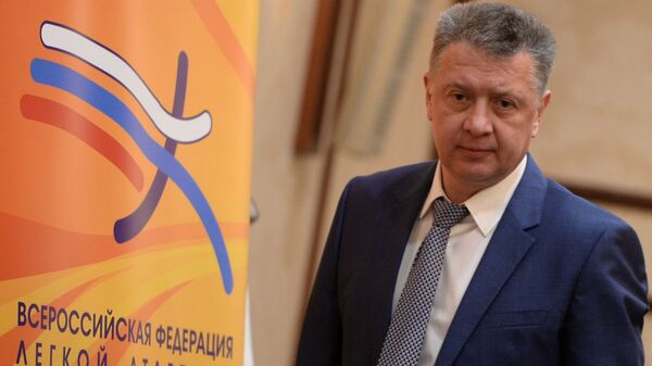 Дмитрий Шляхтин перед началом конференции Всероссийской федерации легкой атлетики в Москве